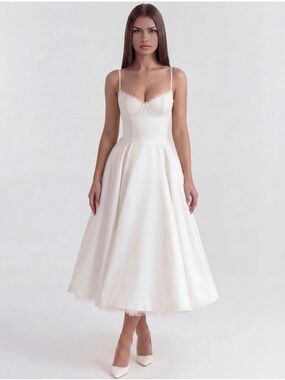 Almond Muse White Dress